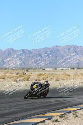 media/Jan-10-2025-CVMA Friday Practice (Fri) [[489e0da257]]/Group 4 and Trackday/Session 2 (Turn 4 Inside)/